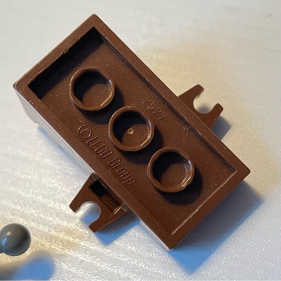 LEGO Vintage Weapon Cannon Non Shooting 518 and Cannon Base 2527 w Munitions - Picture 7 of 9